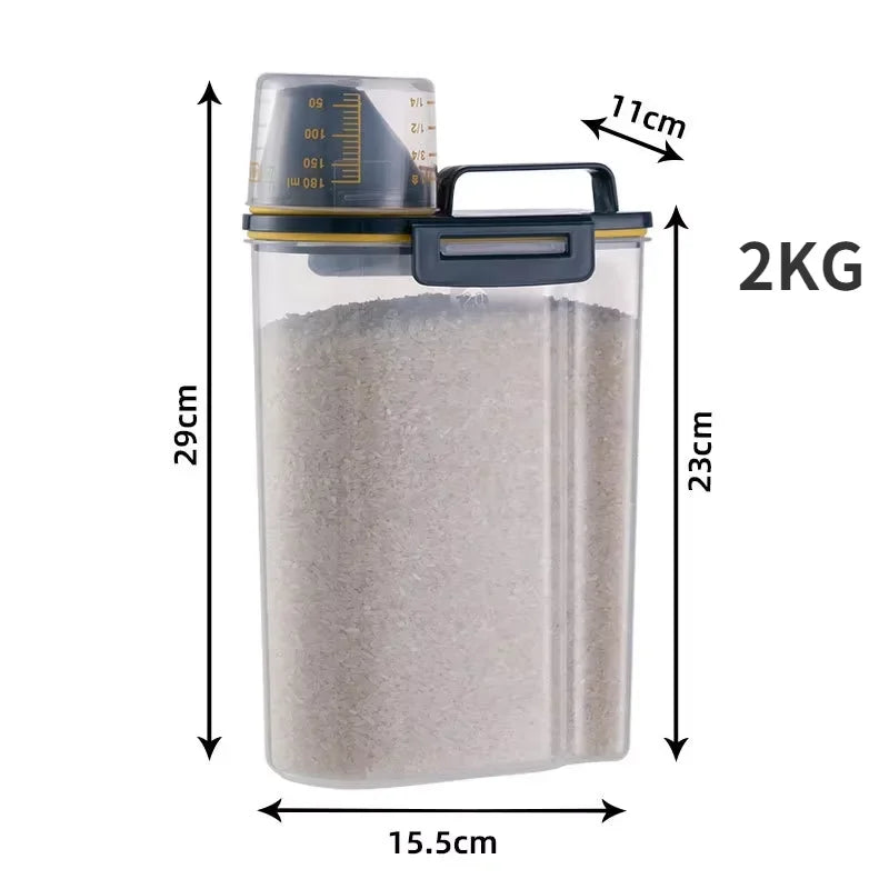 Pet Food Plastic Storage Container with Measuring Cup.