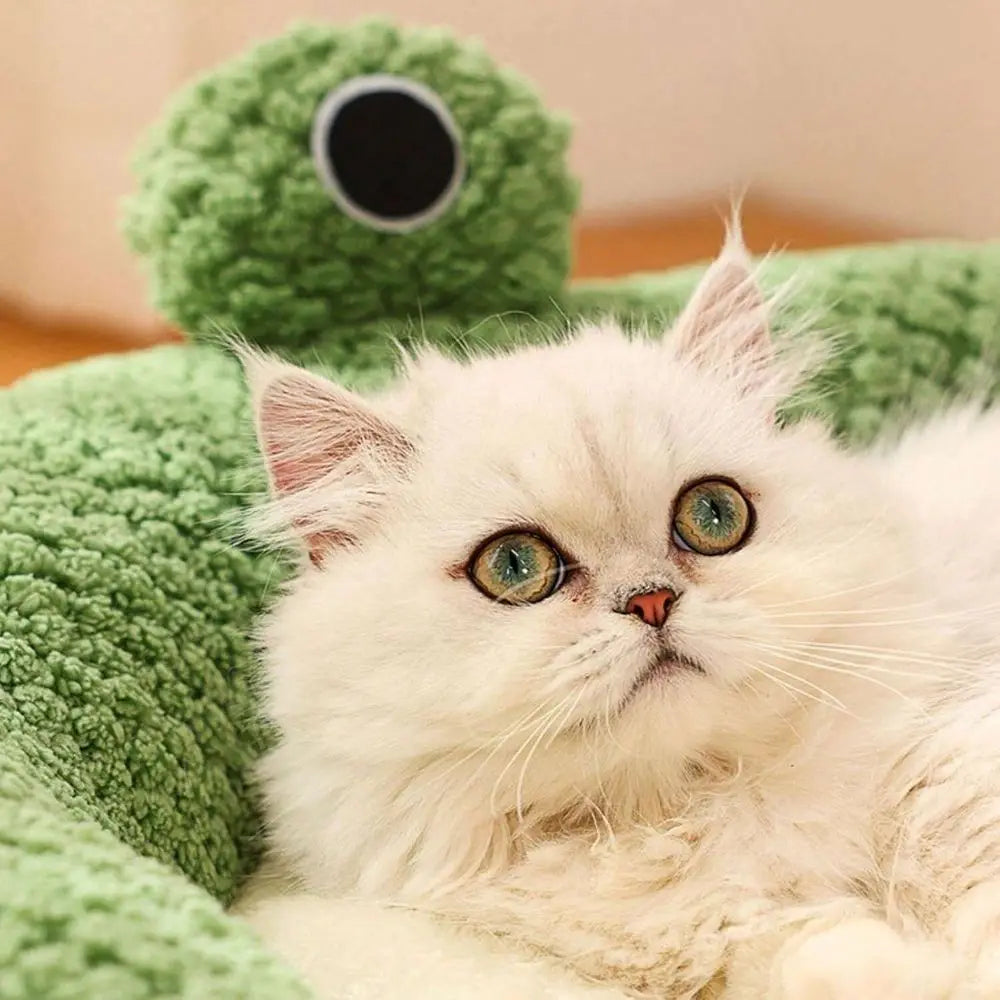 Pet Bed Suitable for Cats and Dogs.  Breathable, Plush, Cute and Warm.
