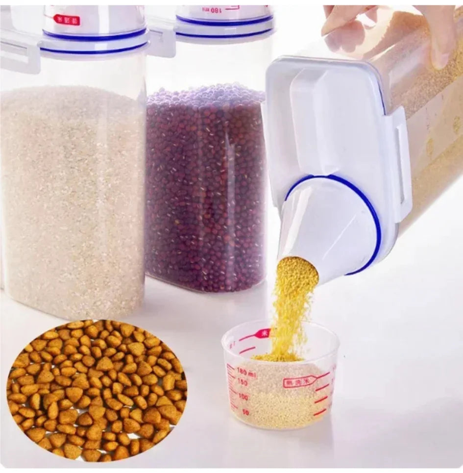 Pet Food Plastic Storage Container with Measuring Cup.